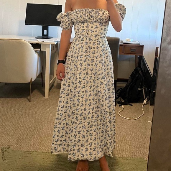 House of CB ‘Tallulah’ Blue and White Floral Cotton Blend Puff Sleeve Midi Dress - Picture 8 of 8